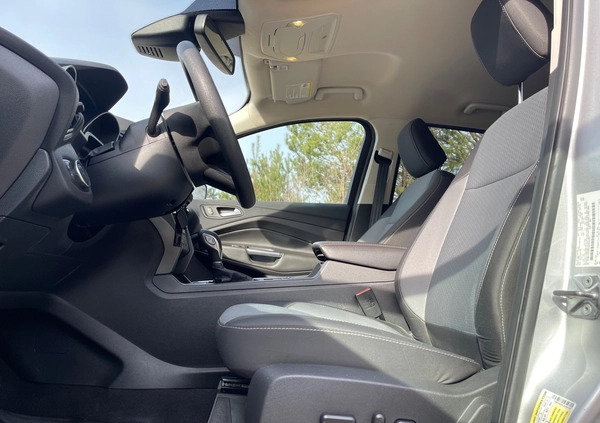 Ford Escape cena 66000 przebieg: 75500, rok produkcji 2018 z Sochaczew małe 277